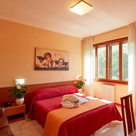 Plaza Hotel 3*