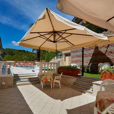 Hotel Plaza 3*
