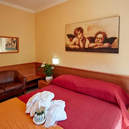 Plaza Hotel 3*
