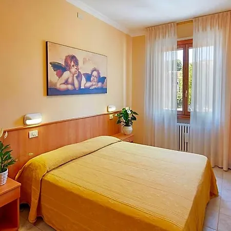 Hotel Plaza 3*